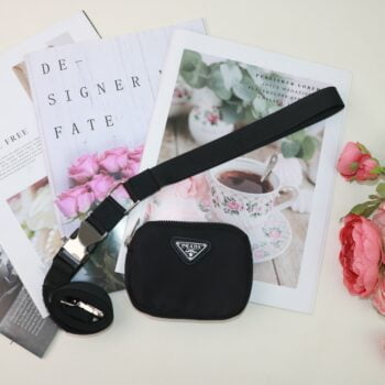 Accessoires de Luxe pour Chiens : Laisse et Collier Prada - 2025 - Vêtement et accessoires pour chiens - Doglovedesign