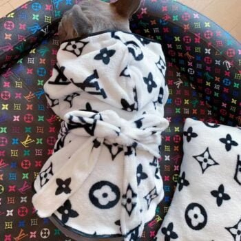 Sweat à capuche pour chien Louis Pawtton - 2025 - Vêtement et accessoires pour chiens - Doglovedesign