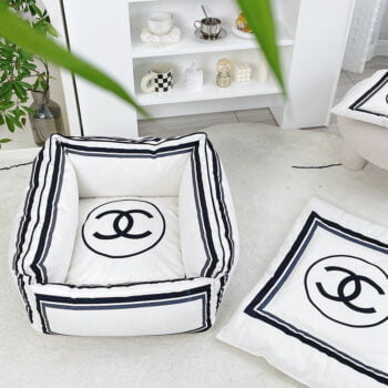 Panier pour Chien Chanel Noir ou Blanc - Élégance et Confort | 2024