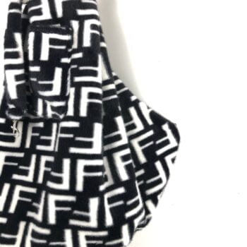 Sac à bandoulière de luxe pour petit chien | Dog Love Design - 2025 - Doglovedesign : Vêtement et accessoires pour chiens Sac à bandoulière de luxe pour petit chien | Dog Love Design - 2025 - Doglovedesign : Vêtement et accessoires pour chiens