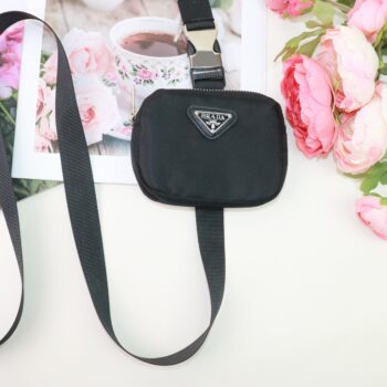 Accessoires de Luxe pour Chiens : Laisse et Collier Prada - 2025 - Vêtement et accessoires pour chiens - Doglovedesign
