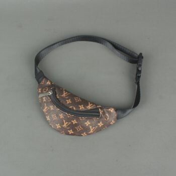 Sac Banane Monogrammé | Accessoire Chien Luxe & Vêtement Chihuahua Tendance - 2025 - Doglovedesign : Vêtement et accessoires pour chiens