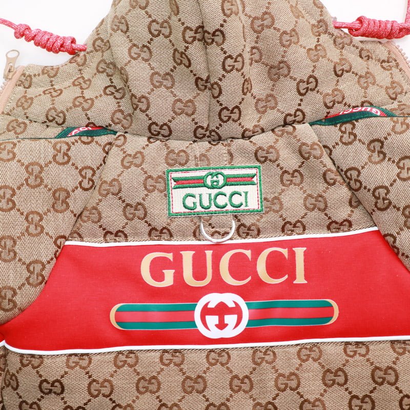 Manteau chien luxe : Capuche rouge Gucci - Édition limitée | 2025