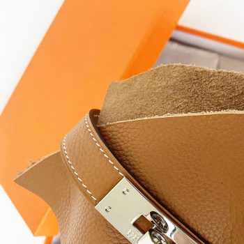Laisse et Collier en Cuir Hermès pour Petits Chiens - Raffinement Canin - 2025 - Vêtement et accessoires pour chiens - Doglovedesign